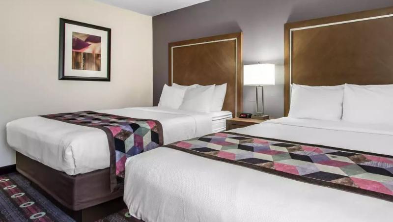 Holiday Inn Express & Suites Tulsa East - Catoosa By Ihg Dış mekan fotoğraf